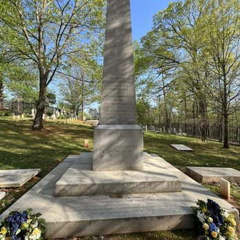Thomas Jefferson's Monticello - Thomas Jefferson gravesite - Landmarks & Historical Buildings Near Me - Charlottesville, Virginia Thomas Jefferson's Monticello - Thomas Jefferson gravesite - Landmarks & Historical Buildings Near Me - Charlottesville, Virginia
