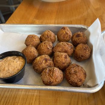 Buns Restaurant - Bars Near Me - Delaware, Ohio