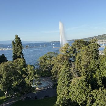 MET Rooftop Lounge - The view - Cocktail Bars Near Me - Geneva, GE