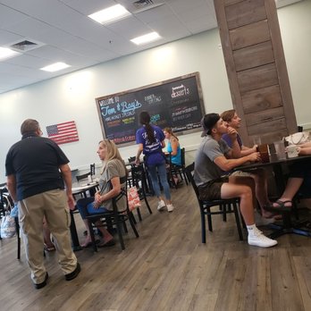 Tom and Ray's Family Restaurant - Diners Near Me - Damascus, Maryland
