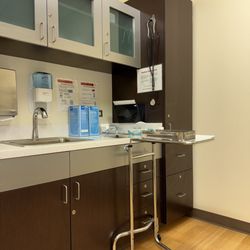 Keck Medicine of USC - Pasadena - Exam room