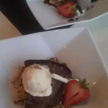 Second Story Restaurant - DineLA desserts, banana cake with nutella and walnuts, & raspberry cheesecake - New American Near Me - Manhattan Beach, California