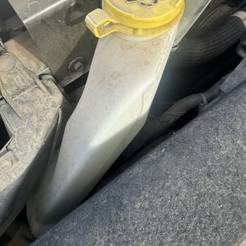 Jiffy Lube - Empty windshield wiper fluid. Was not empty prior to going to Jiffy Lube - Auto Repair Near Me - Clarksville, Tennessee Jiffy Lube - Empty windshield wiper fluid. Was not empty prior to going to Jiffy Lube - Auto Repair Near Me - Clarksville, Tennessee