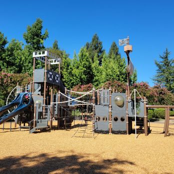 Hillsborough Park - Big playground from the side view - Parks Near Me - Roseville, California Hillsborough Park - Big playground from the side view - Parks Near Me - Roseville, California
