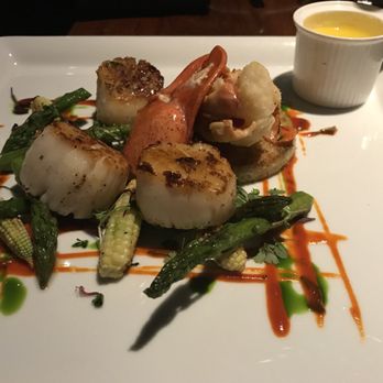 Different Pointe of View - Pan Seared Diver Scallops - New American Near Me - Phoenix, Arizona