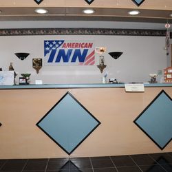 American Inn - Front Desk
