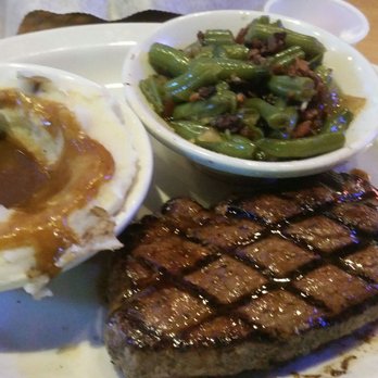 Texas Roadhouse - Steak, mashed potatos and green beans. - American Near Me - Gilbert, Arizona