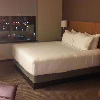 Hyatt Place Eugene/Oakway Center - Bed on check-in. - Hotels Near Me - Eugene, Oregon