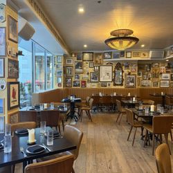 Ophelia's Pizza + Bar - Indoor dining area