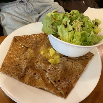 Crêperie de Pont-Aven - Crepe with potatoes, bacon and emental - Creperies Near Me - Paris, 75 Crêperie de Pont-Aven - Crepe with potatoes, bacon and emental - Creperies Near Me - Paris, 75