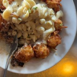 Country Club BBQ - Tator tot bowl with Mac and cheese and brisket