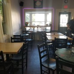 Abigail’s Bakery and Cafe - Dining area is sunny