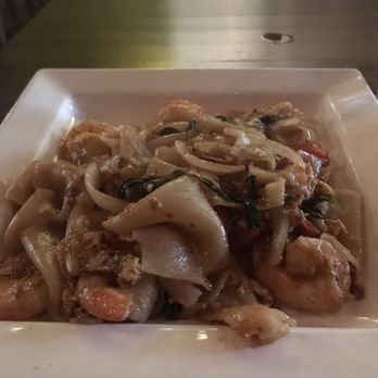 Lantern - Drunken noodles. Amazing! - Thai Near Me - Brooklyn, New York Lantern - Drunken noodles. Amazing! - Thai Near Me - Brooklyn, New York