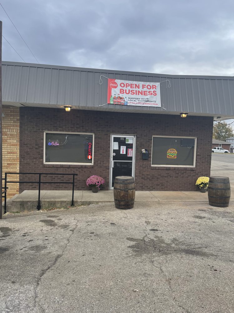 Momma Ann’s Kountry Kitchen, Vine Grove Roadtrippers