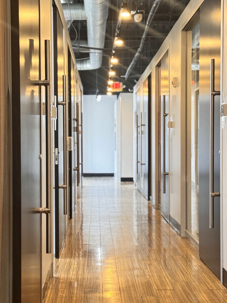 Salon Lofts Logo