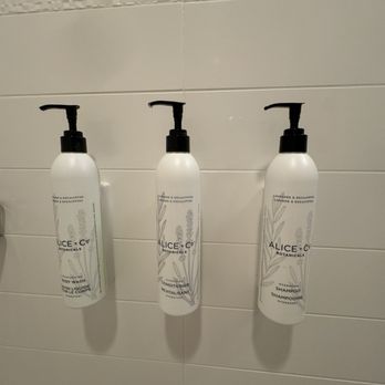 Fairfield by Marriott Inn & Suites North Bergen - Complimentary shampoo, conditioner and body wash, all smelled really good! - Hotels Near Me - North Bergen, New Jersey Fairfield by Marriott Inn & Suites North Bergen - Complimentary shampoo, conditioner and body wash, all smelled really good! - Hotels Near Me - North Bergen, New Jersey