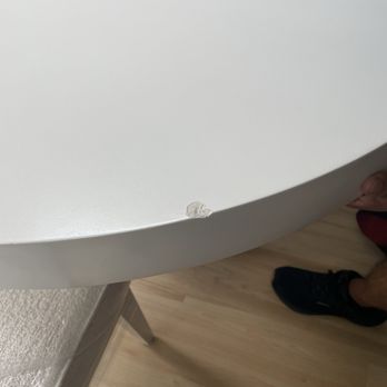 Robb & Messer Moving and Storage - Chipped table - Movers Near Me - La Mirada, California Robb & Messer Moving and Storage - Chipped table - Movers Near Me - La Mirada, California