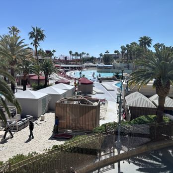 Mandalay Bay Beach - Swimming Pools Near Me - Las Vegas, Nevada Mandalay Bay Beach - Swimming Pools Near Me - Las Vegas, Nevada