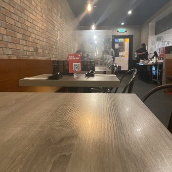 Boiling Point - so many empty tables but customers waiting for their tables outside - Taiwanese Near Me - Gardena, California Boiling Point - so many empty tables but customers waiting for their tables outside - Taiwanese Near Me - Gardena, California