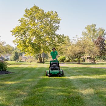 Túcan Landscaping - Core aeration services - Snow Removal Near Me