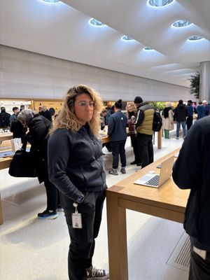 Apple Fifth Avenue by null