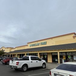 Dollar Tree - Walking in.....