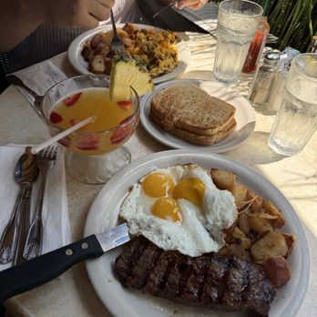 Bill's Cafe - mimosa - American Near Me - San Jose, California