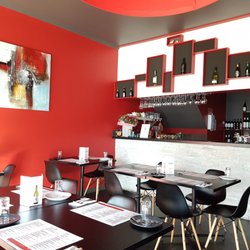Tuan Kitchen - Interior seating