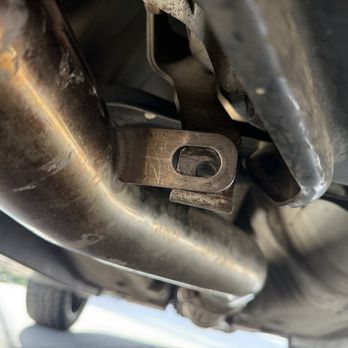Kormodiv - Hardware missing - Auto Repair Near Me - Riverside, California