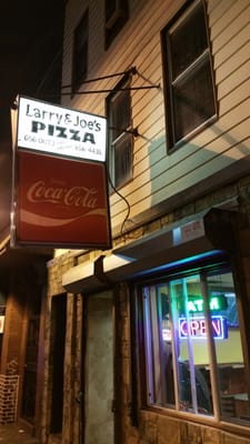 Larry & Joe's Pizzeria by null