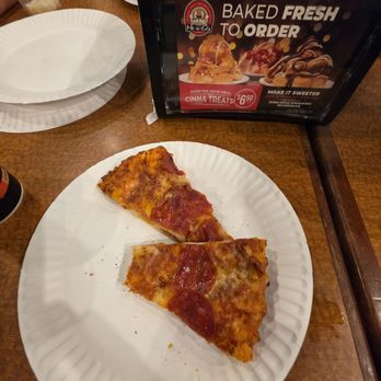 Me-n-Ed's Pizzeria - The food - Pizza Near Me - Exeter, California Me-n-Ed's Pizzeria - The food - Pizza Near Me - Exeter, California