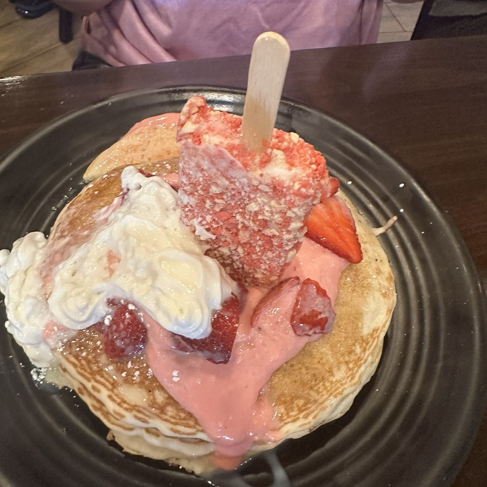 Chilaquiles Modern Kitchen - Strawberry shortcake pancakes - Mexican Near Me - Mesa, Arizona Chilaquiles Modern Kitchen - Strawberry shortcake pancakes - Mexican Near Me - Mesa, Arizona