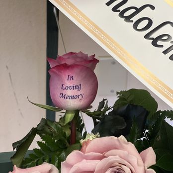 Roses Say - Close up of flower - Florists Near Me
