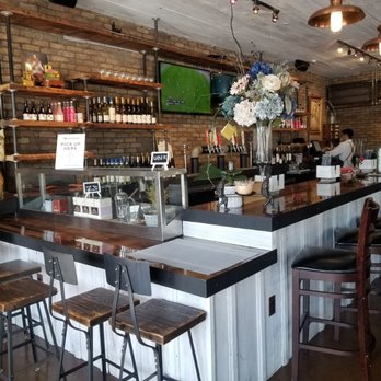 Green Mango - Bar area - Thai Near Me - Austin, Texas
