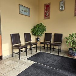Yu Fong - Waiting area
