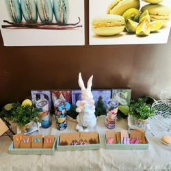 Marche de Macarons - Easter merch