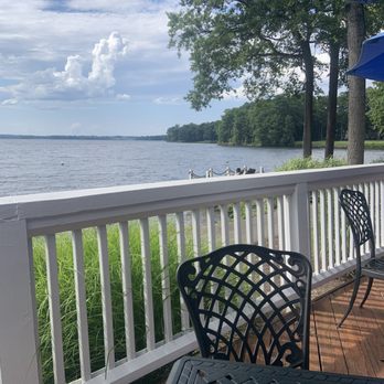The Boathouse - Great views and food - Seafood Near Me - Midlothian, Virginia