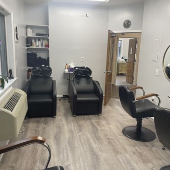 Peggy's Salon - Peggy's Salon: Color and shampoo room offers privacy and quietness. - Hair Salons Near Me - Riverside, Connecticut Peggy's Salon - Peggy's Salon: Color and shampoo room offers privacy and quietness. - Hair Salons Near Me - Riverside, Connecticut