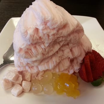 Frostcity - Strawberry - Desserts Near Me - Honolulu, Hawaii