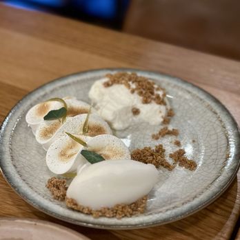 Rooster & Owl - Key Lime Pavlova - New American Near Me - Washington, DC, District of Columbia Rooster & Owl - Key Lime Pavlova - New American Near Me - Washington, DC, District of Columbia
