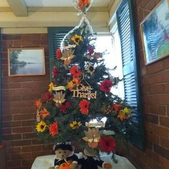 Pizza Hut - Awesome 'Thankshiving' Tree... - Pizza Near Me - Liverpool, New York
