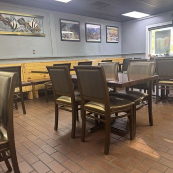 Tee Nee Thai - Seating - Thai Near Me - Troy, Ohio