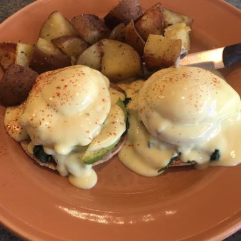 Brail's Restaurant - Veggie benny - American Near Me - Eugene, Oregon