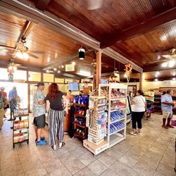 Punalu'u Bake Shop - Inside