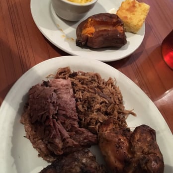 Darrell's Restaurant - Bbq sampler - Southern Near Me - Venice, Florida Darrell's Restaurant - Bbq sampler - Southern Near Me - Venice, Florida