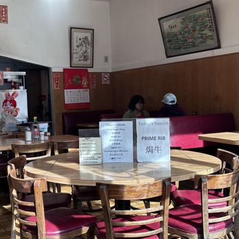 New Lun Ting Cafe - Inside - Chinese Near Me - San Francisco, California