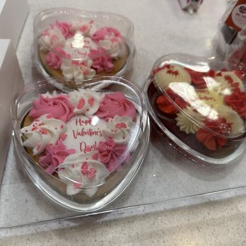 Smallcakes - Mini cakes - Cupcakes Near Me - Chesterfield, Missouri Smallcakes - Mini cakes - Cupcakes Near Me - Chesterfield, Missouri