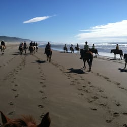 Horseback Riding Rentals Oregon Beach Rides - Riding horseback down the Nehalem Spit