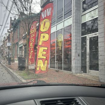 Happy Day Dessert Factory - outside of happy day dessert factory - Desserts Near Me - Pittsburgh, Pennsylvania
