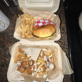 Vikings Burger & Wings - Cheeseburger with ketchup and chicken bites with garlic Parmesan and Cajun rub - Food Trucks Near Me - Paramount, California